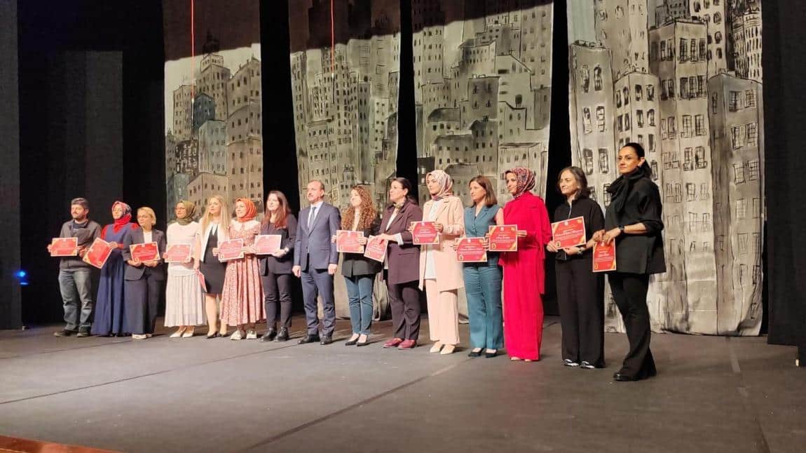YÖNETMEN ÖĞRETMEN TİYATRO FESTİVALİ  